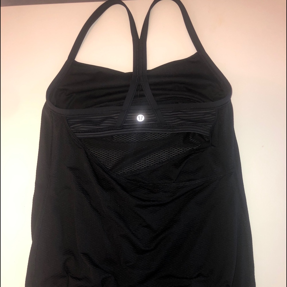 Black Lululemon tank ! Size 8